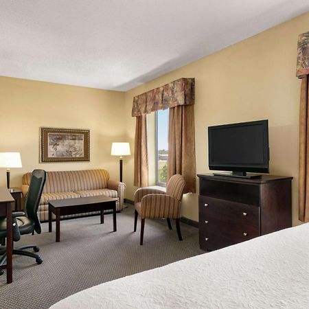 Hampton Inn & Suites Лоутън Екстериор снимка