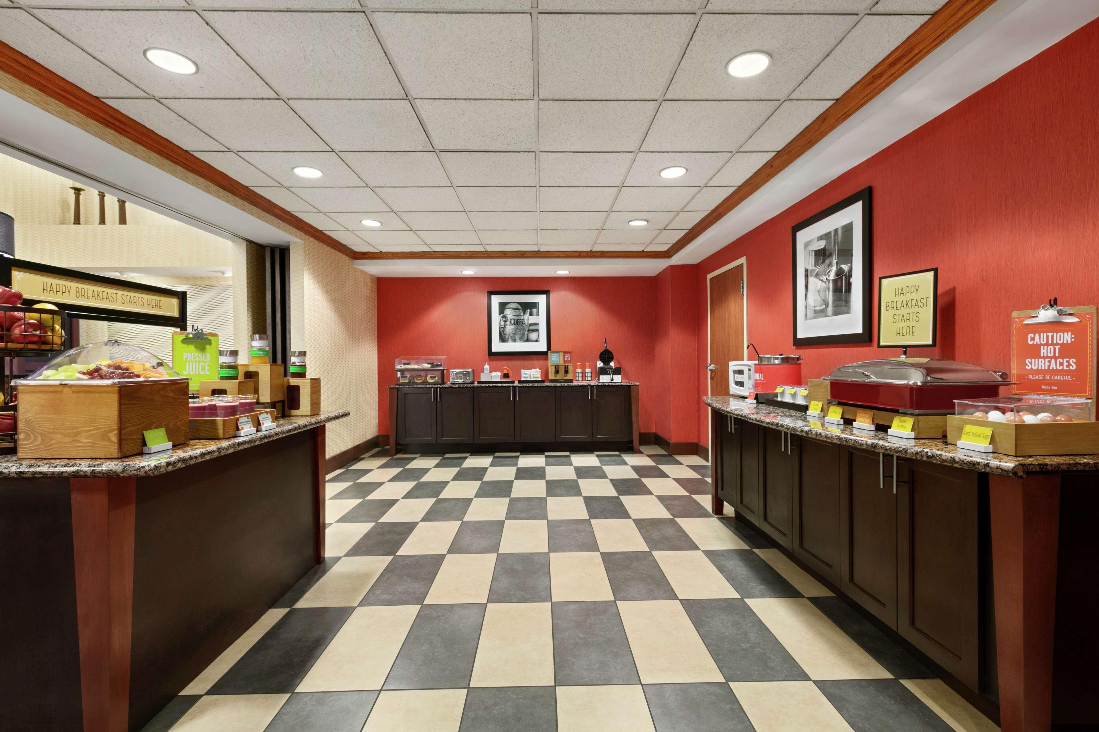 Hampton Inn & Suites Лоутън Екстериор снимка