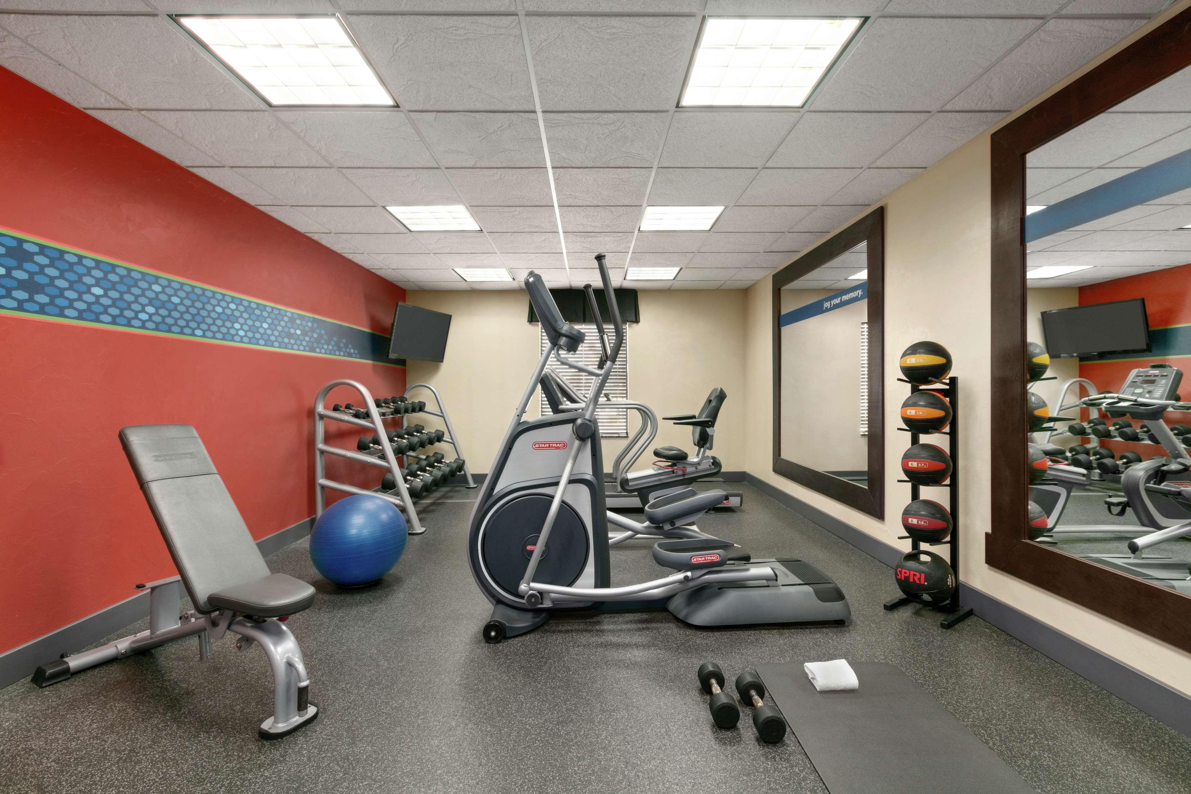 Hampton Inn & Suites Лоутън Екстериор снимка