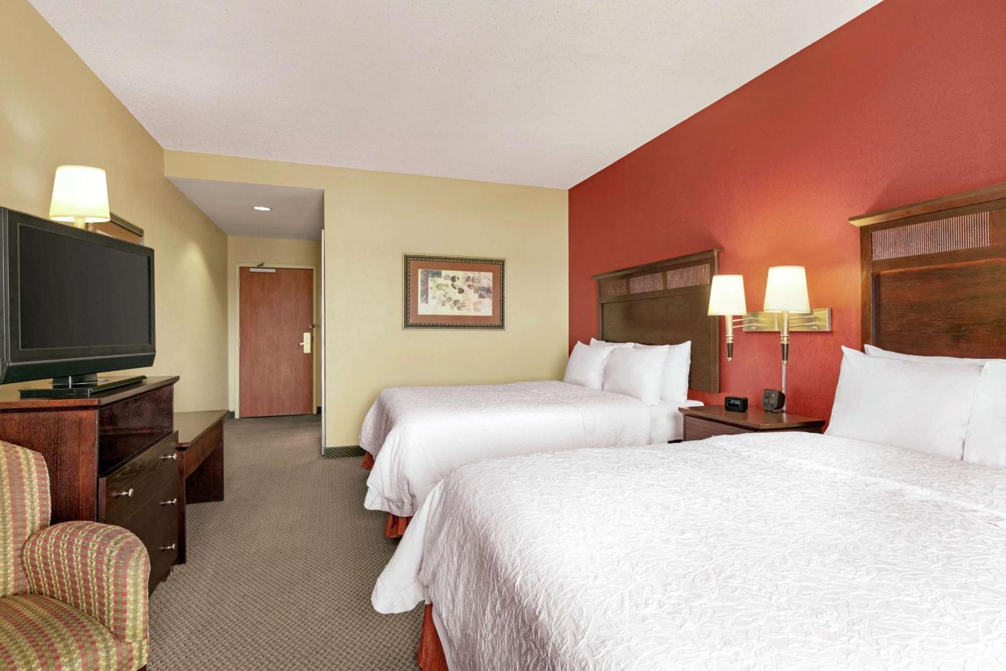 Hampton Inn & Suites Лоутън Екстериор снимка