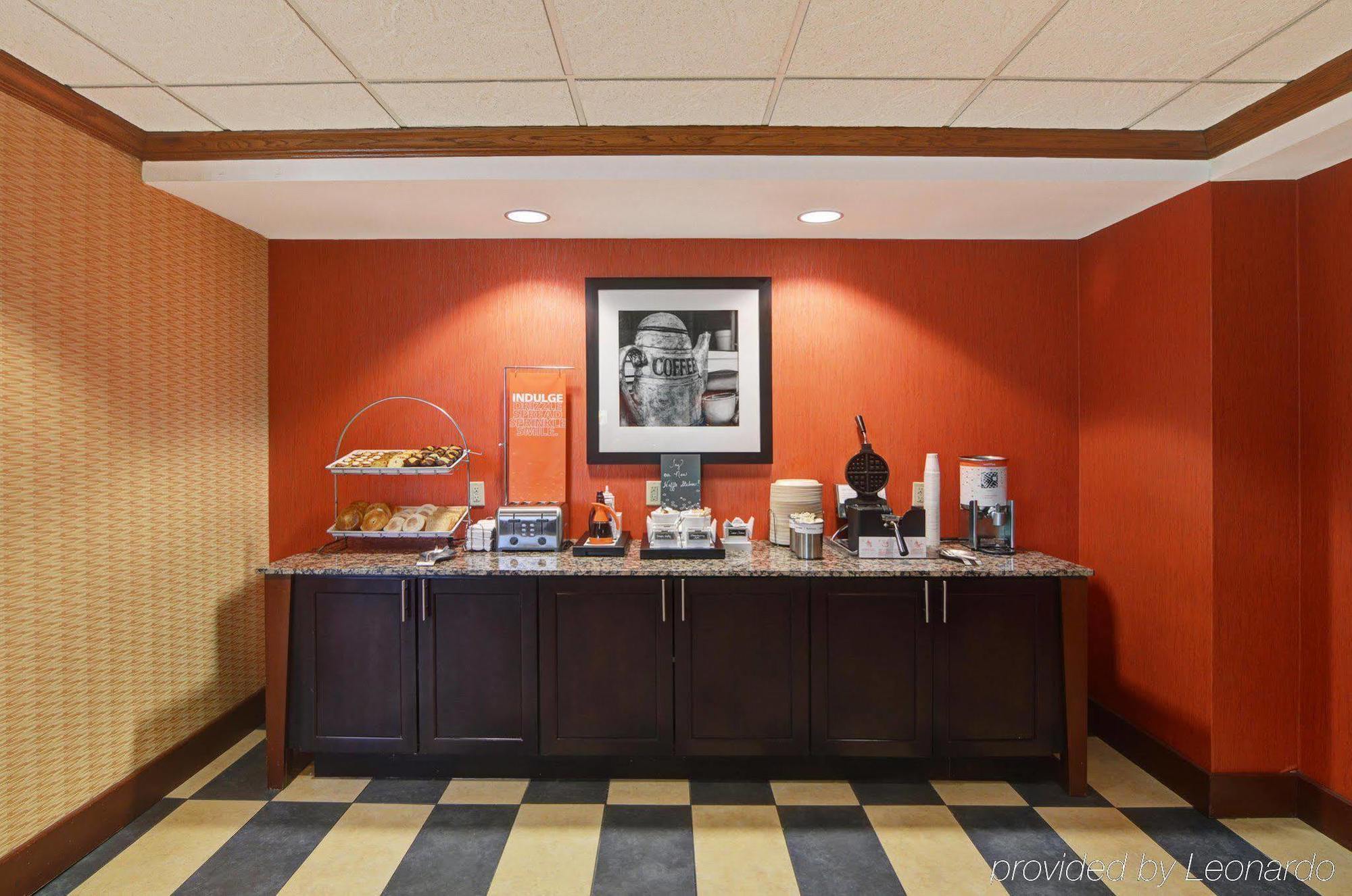 Hampton Inn & Suites Лоутън Екстериор снимка