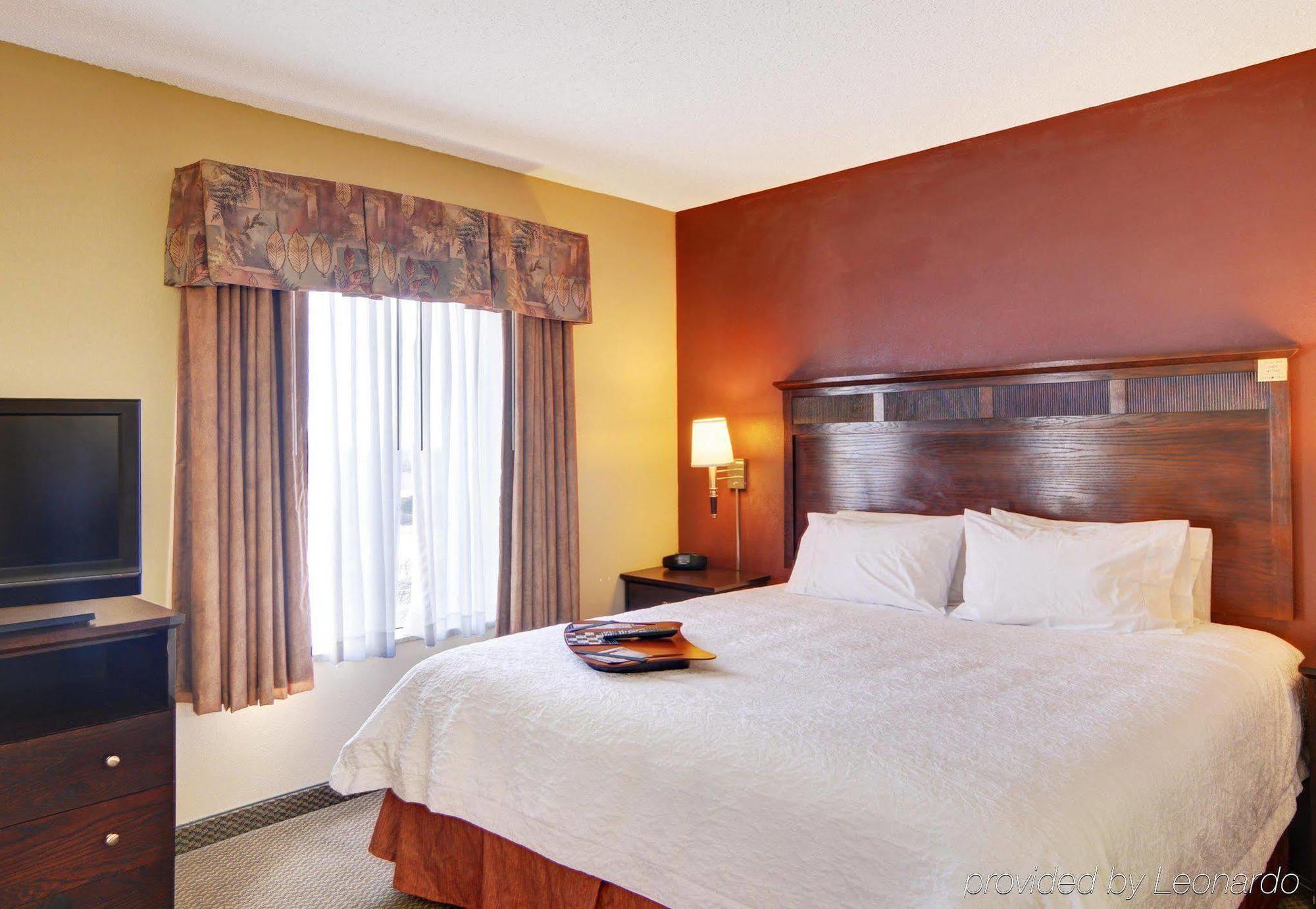 Hampton Inn & Suites Лоутън Екстериор снимка