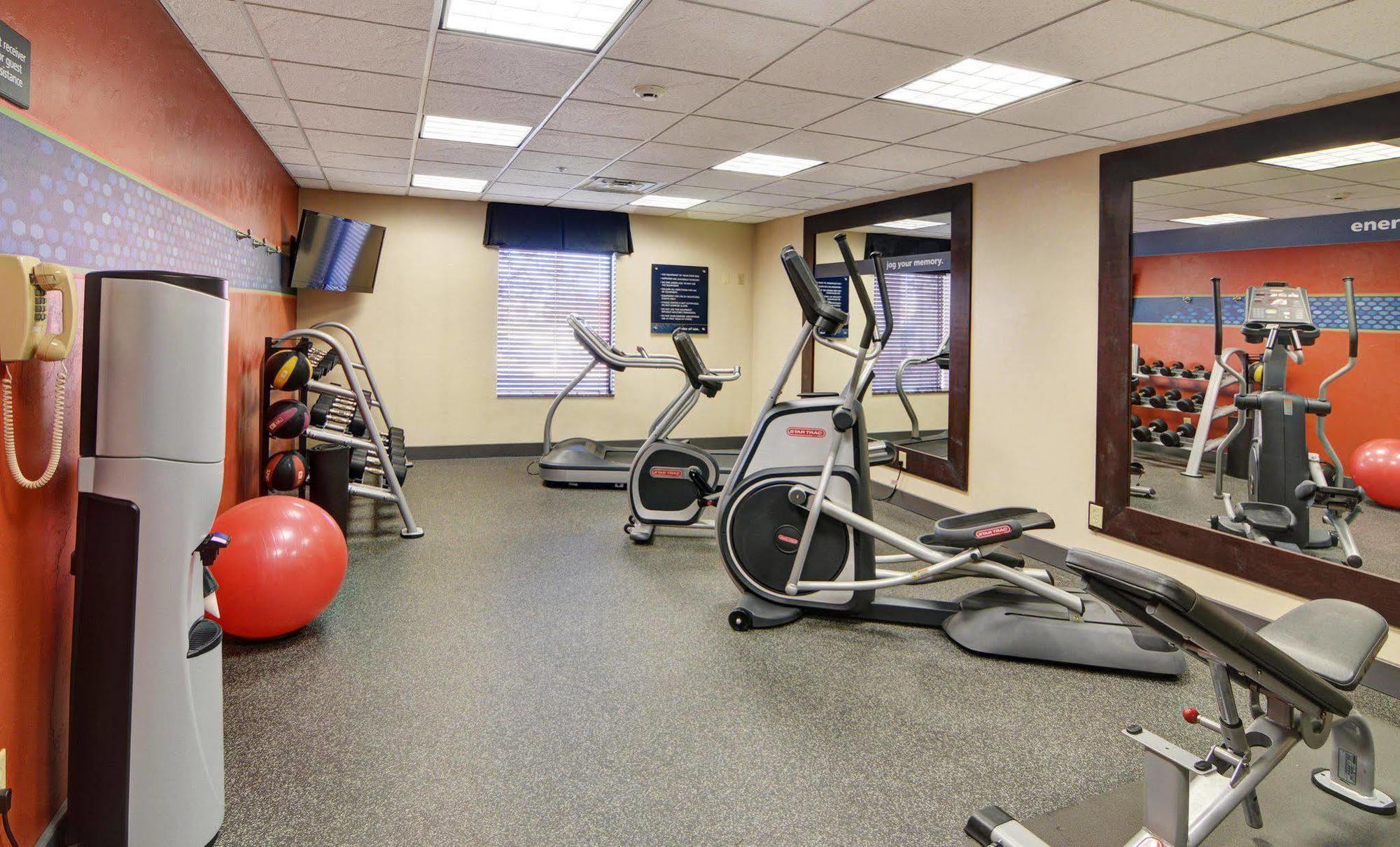 Hampton Inn & Suites Лоутън Екстериор снимка