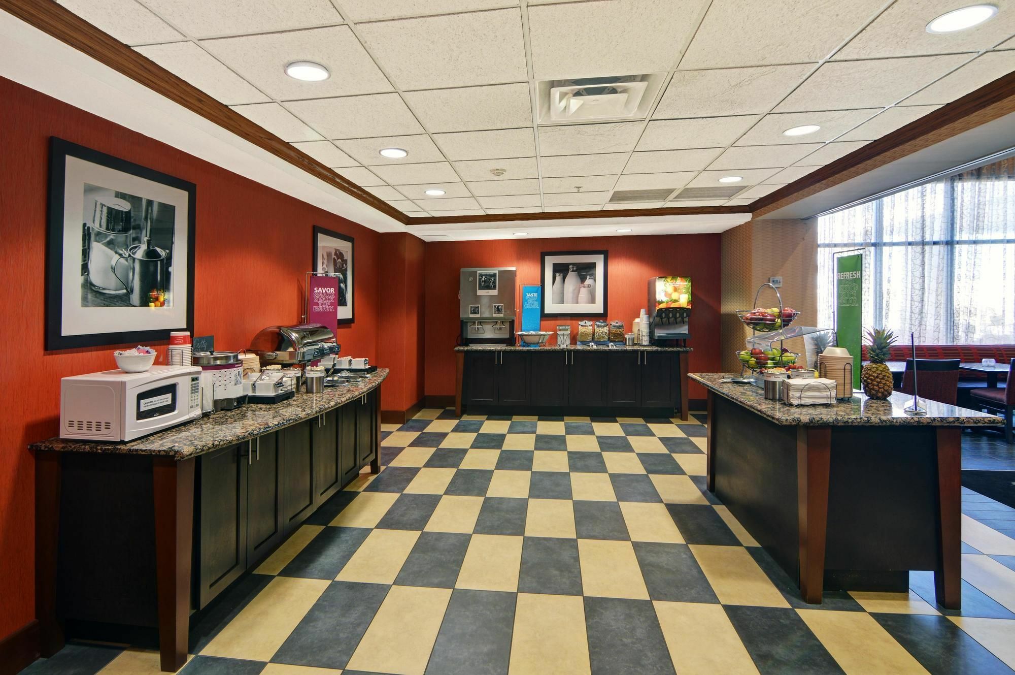 Hampton Inn & Suites Лоутън Екстериор снимка
